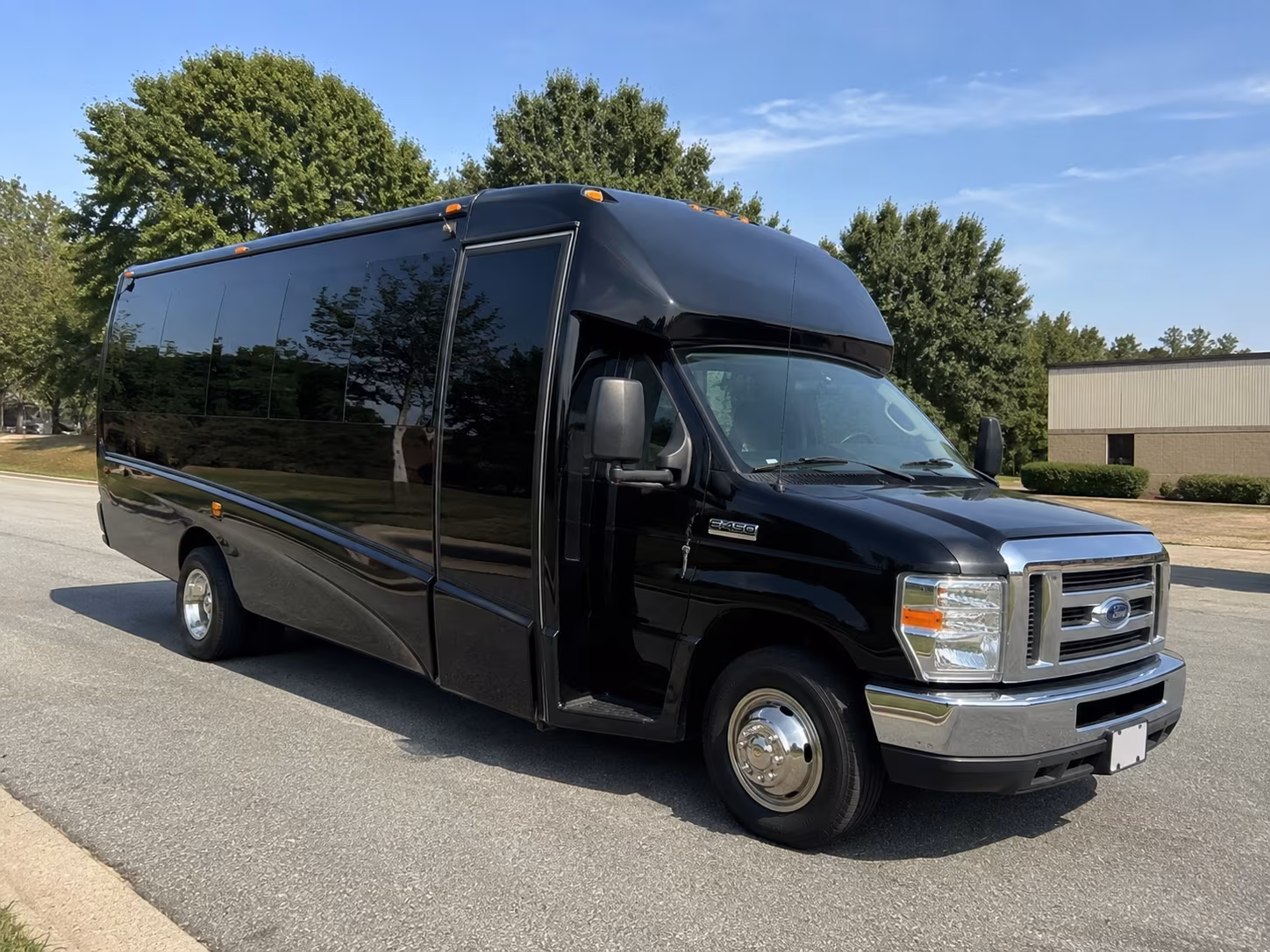 easily book transportation for your next airport transfer 1