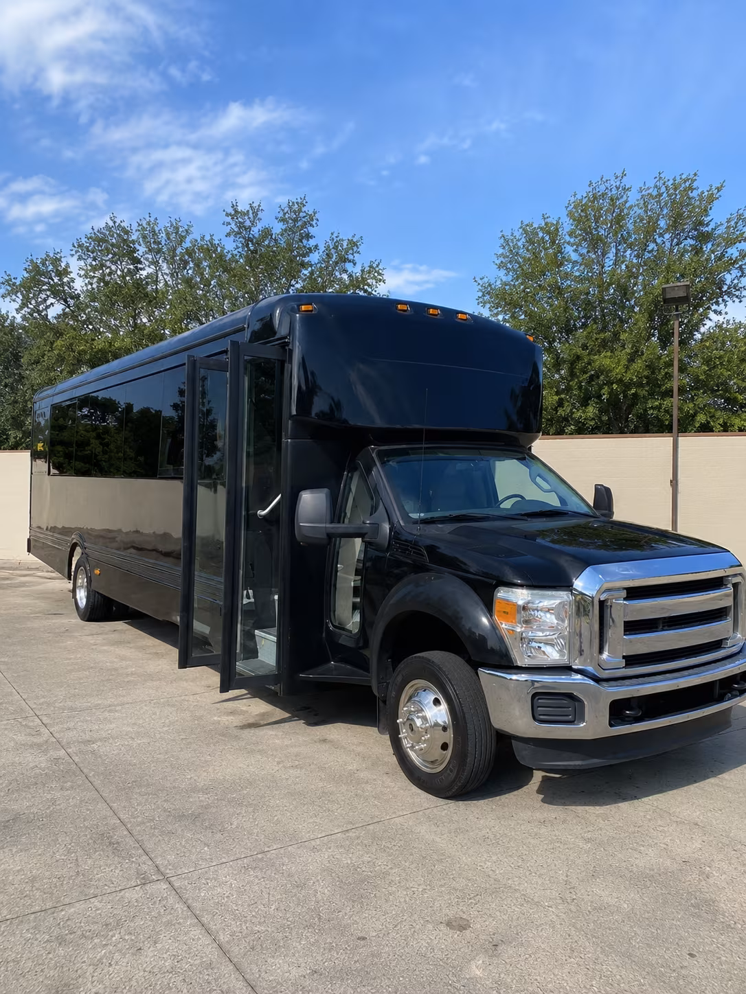fairfield 20 passenger party bus